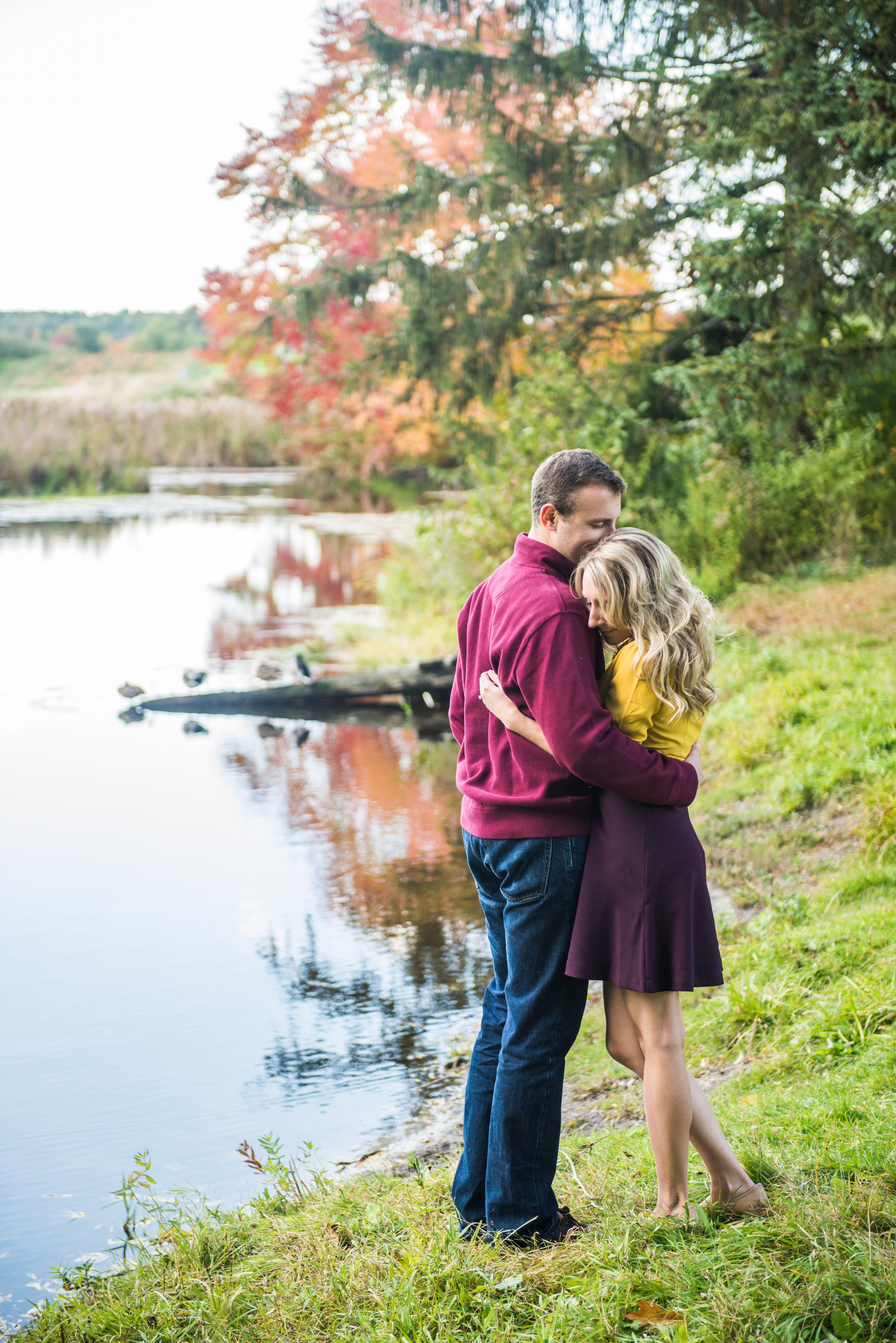 Fall New England engagement photo ideas outdoors