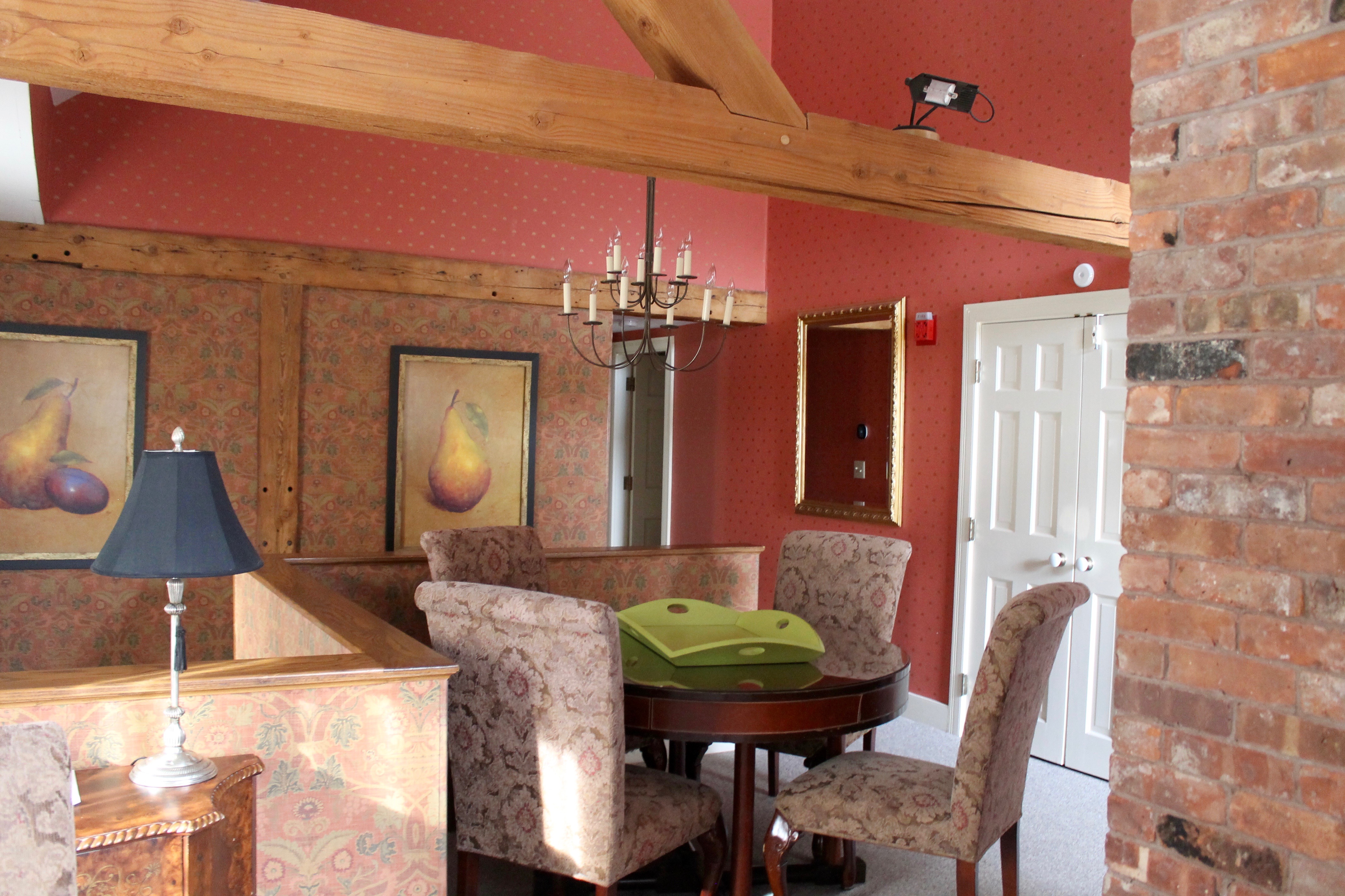 Bedford Village Inn's Apartment suite dining room | Market Street Petite blog